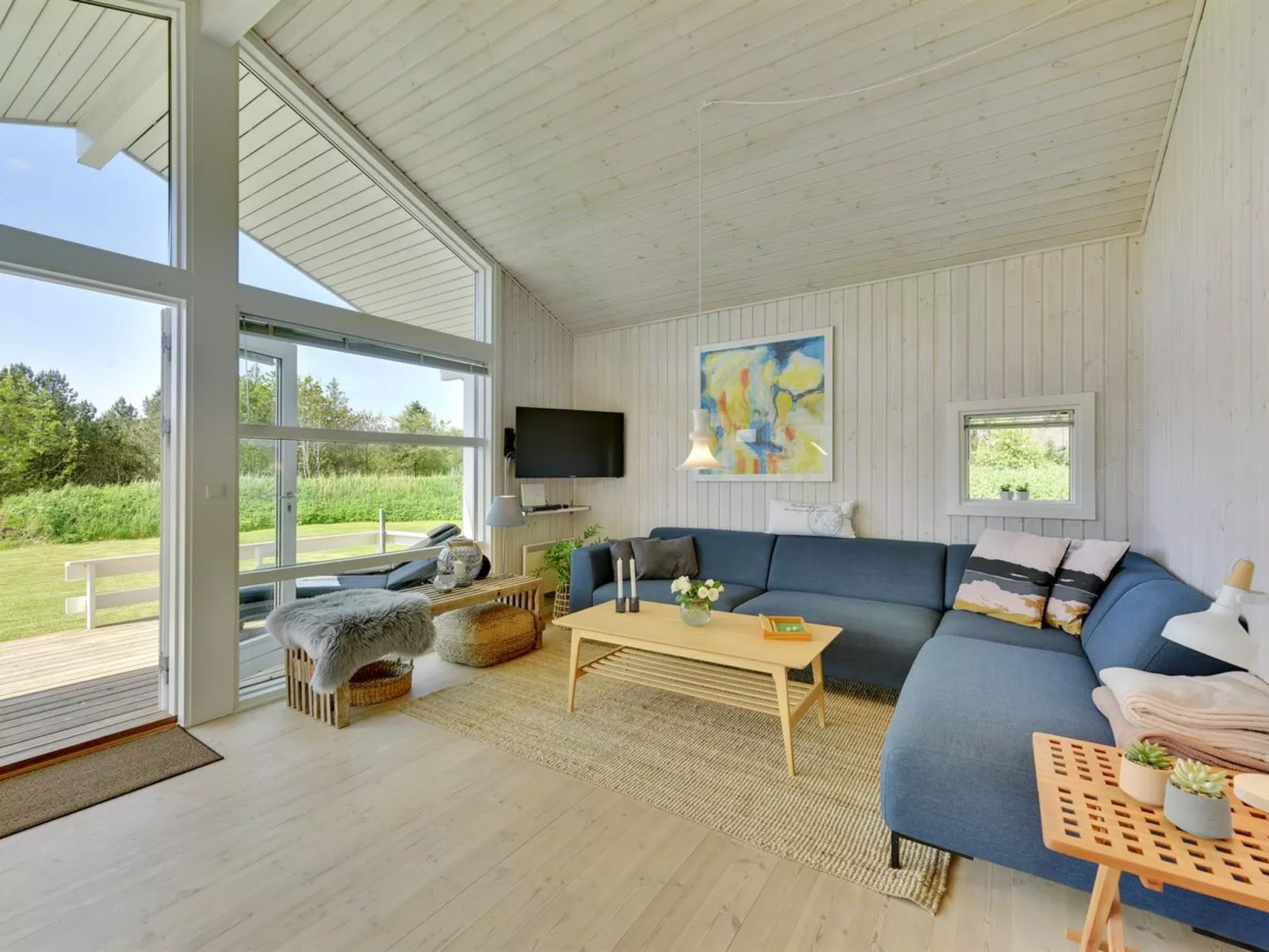 "Sviðandi" - 1.5km from the sea-Inside