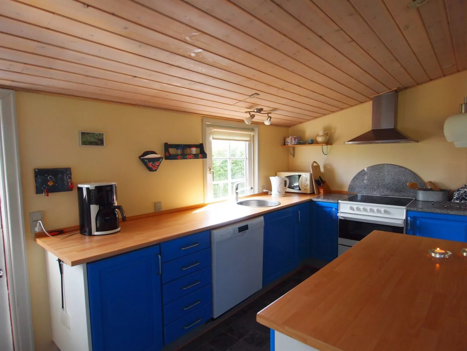"Amy" - 150m from the sea-Inside