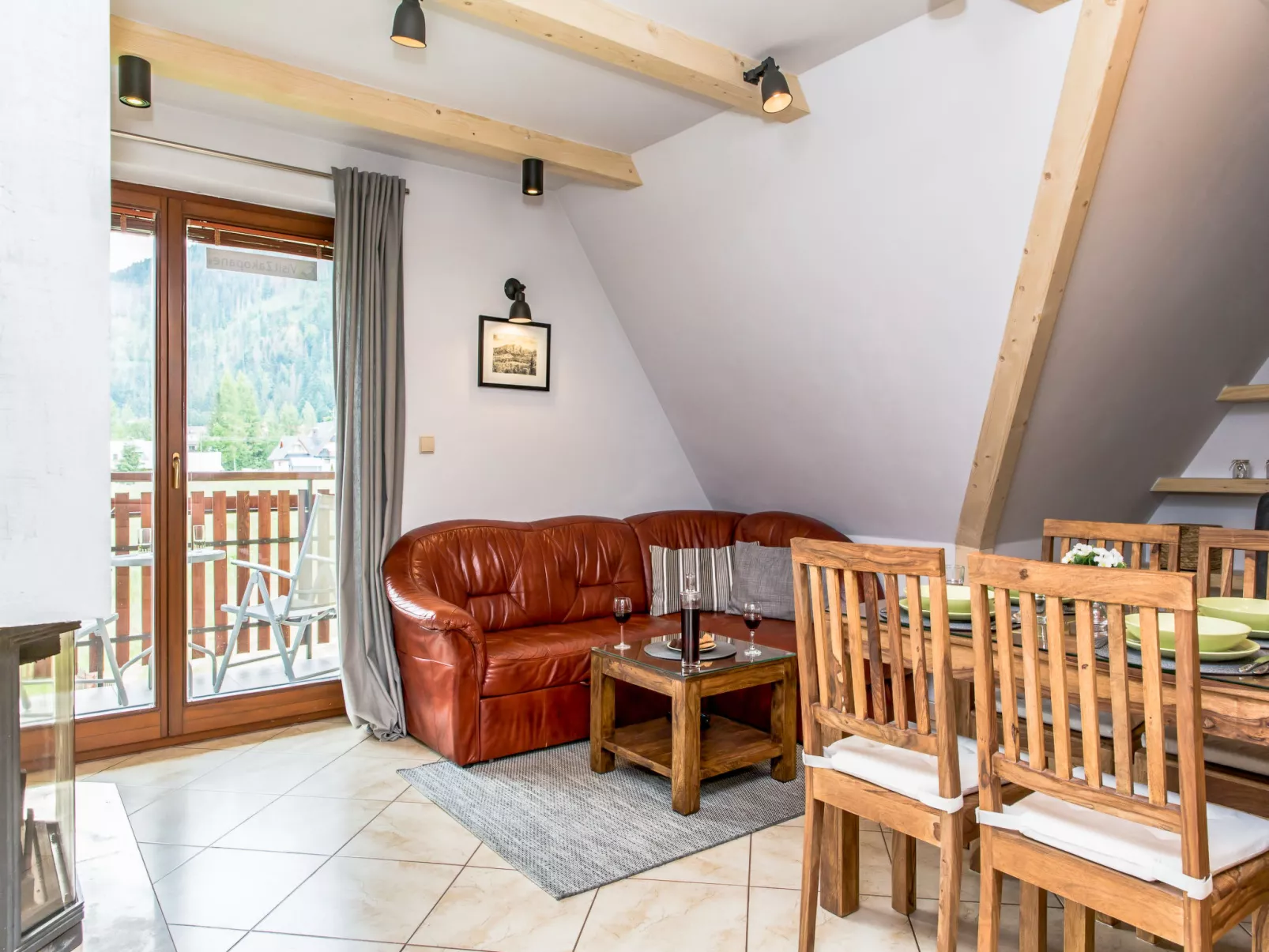 Giewont View-Inside