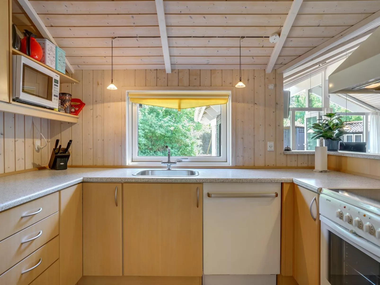 "Sophi" - 425m from the sea-Inside