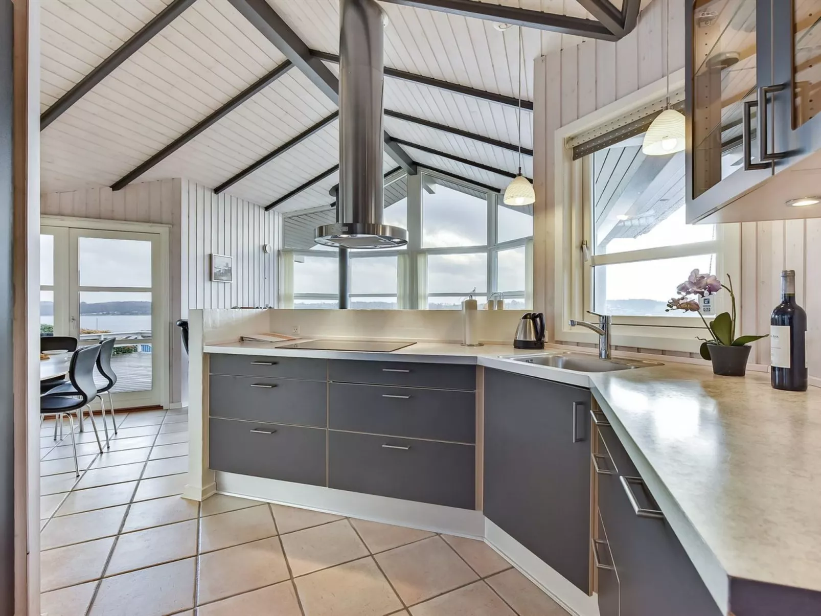 "Maj" - 150m from the sea-Drinnen