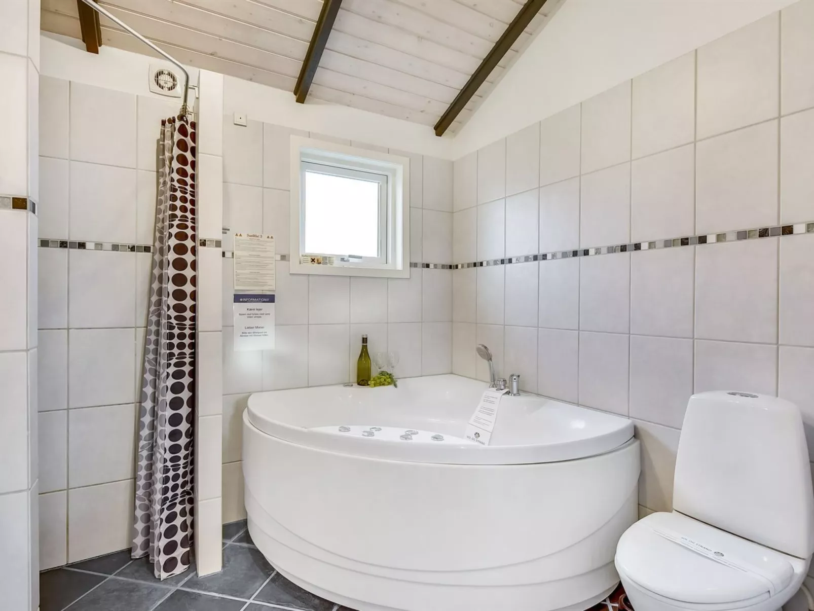 "Maj" - 150m from the sea-Drinnen