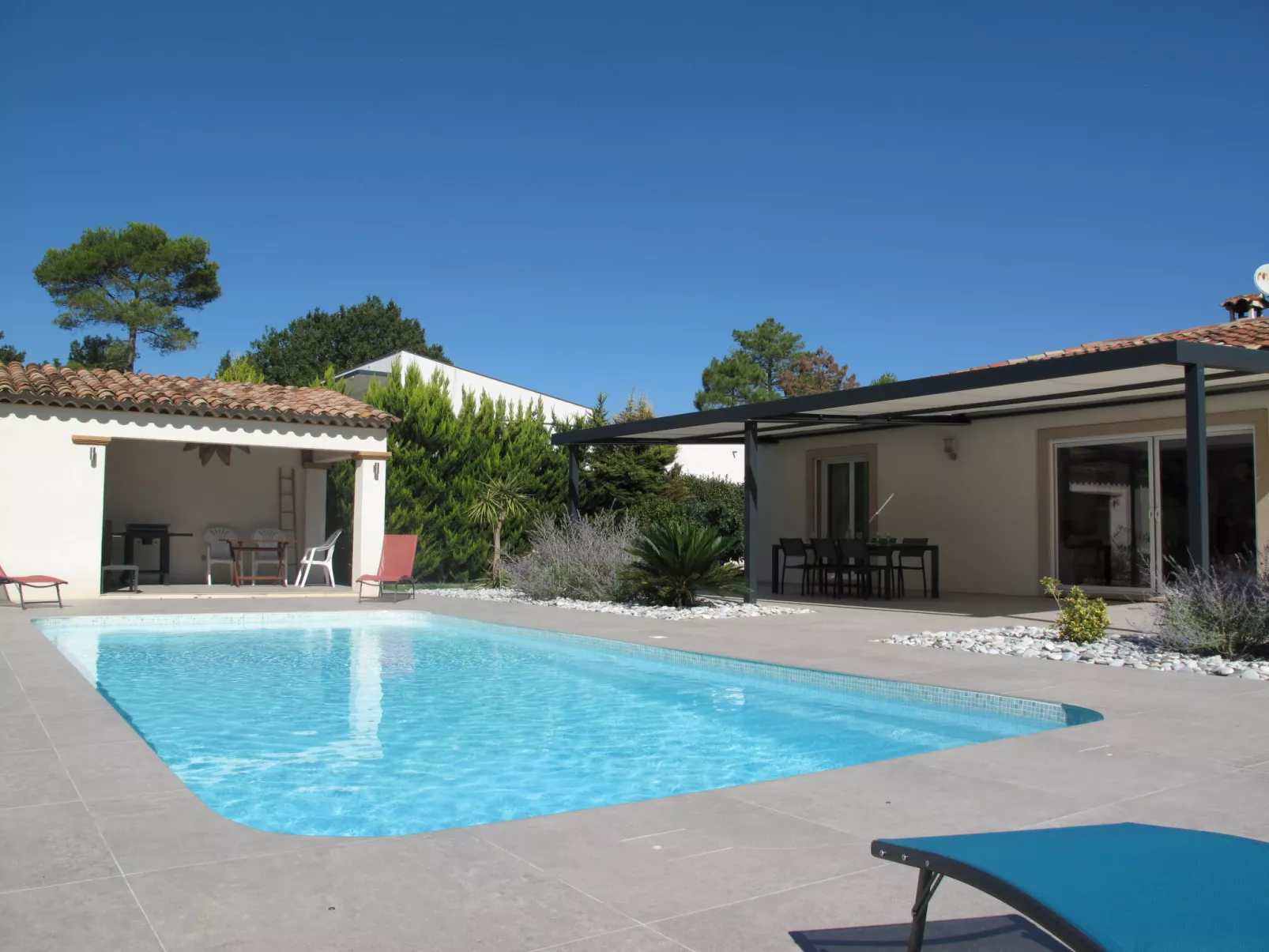 Villa D'Allongue-Outside