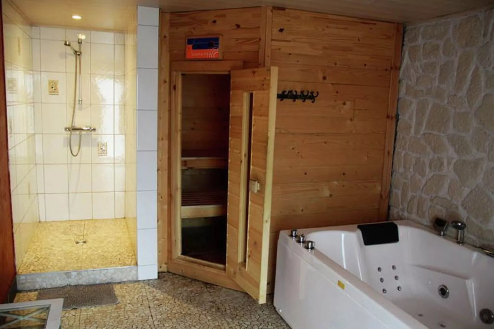 La Capucine-Bathroom