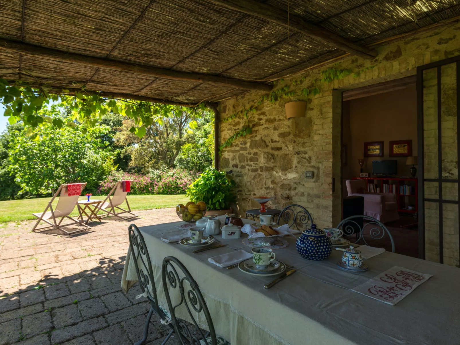 Ginestra-Draußen