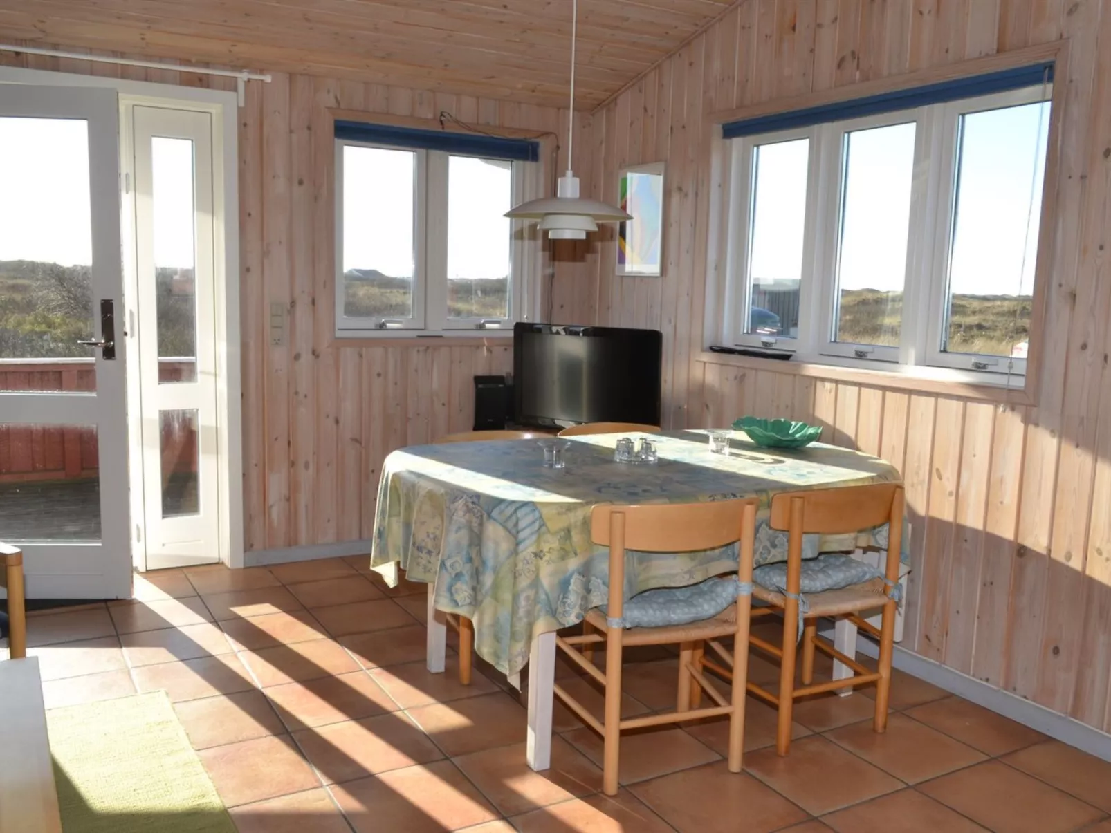 "Fiona" - 800m from the sea-Inside