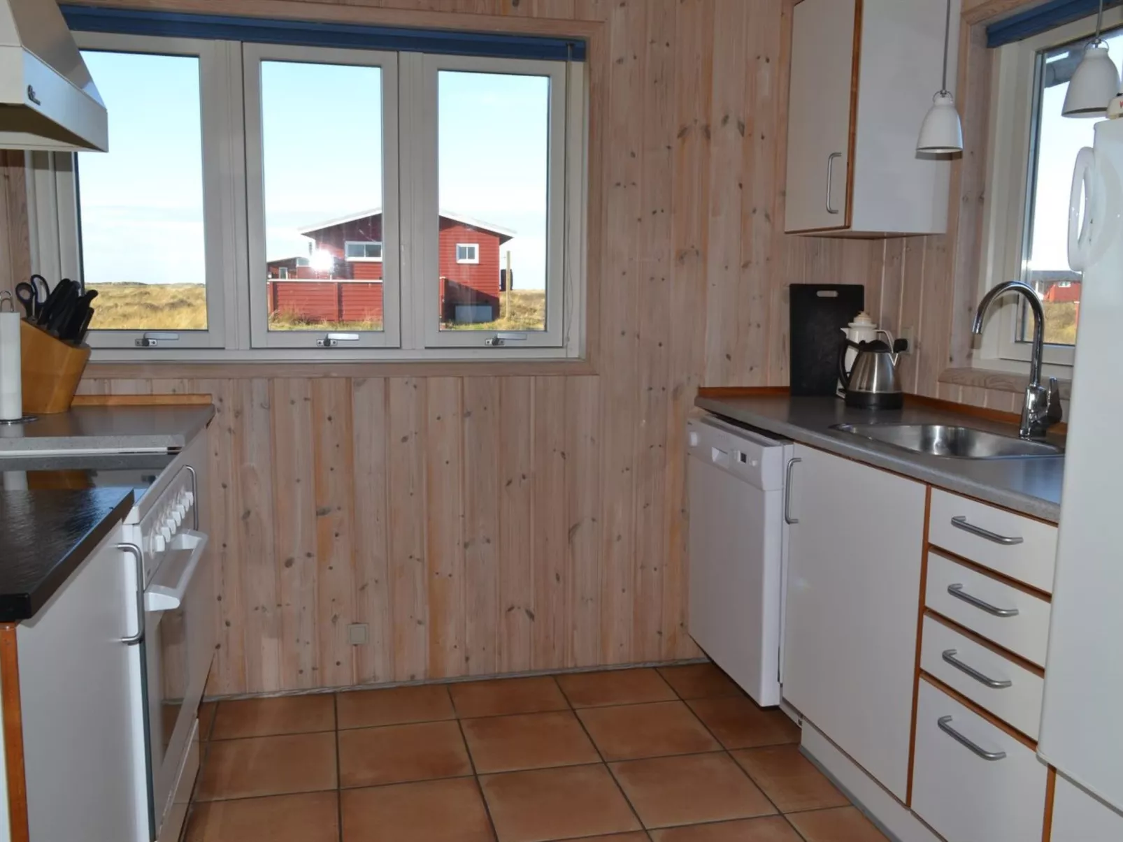 "Fiona" - 800m from the sea-Inside