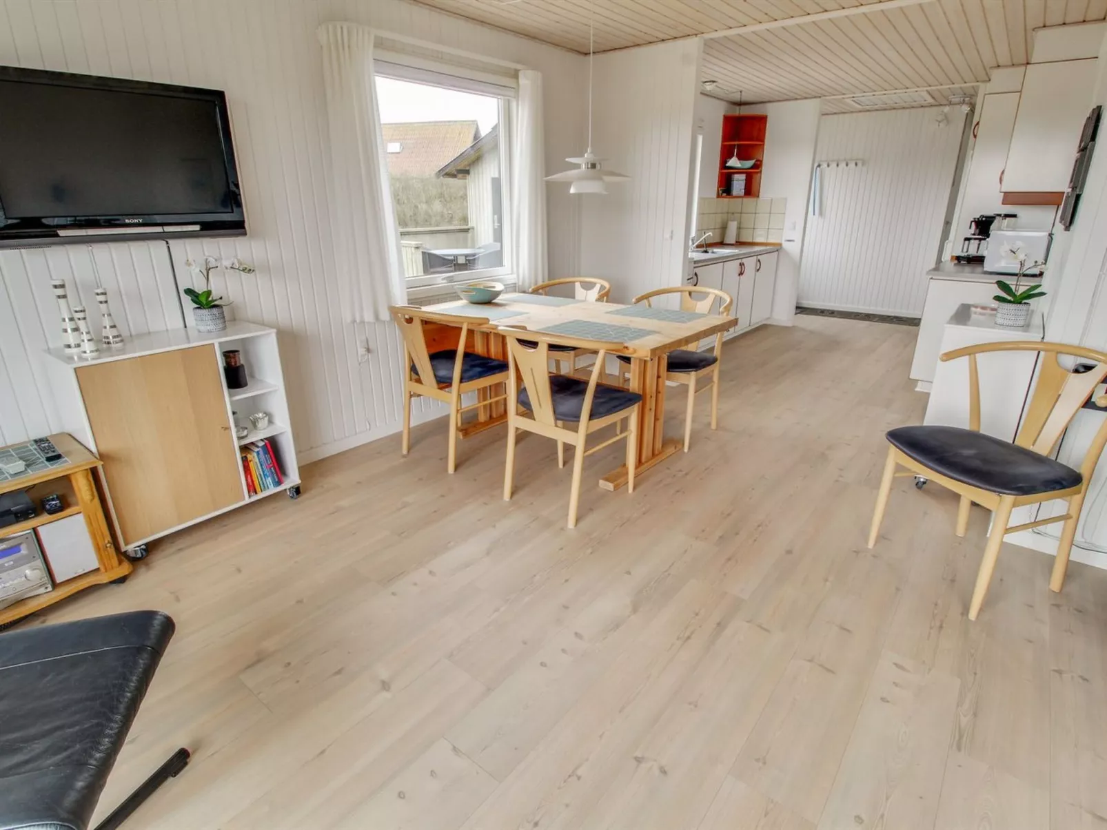 "Terhi" - 200m from the sea-Inside