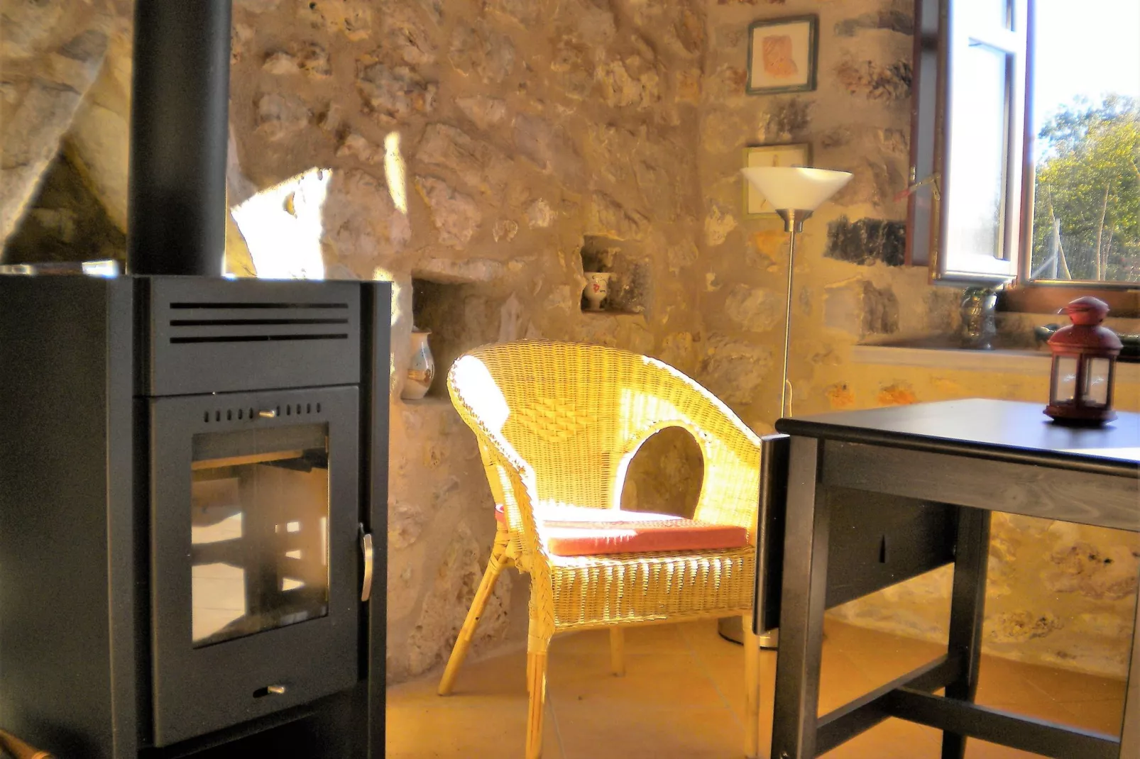 Arcadian Stone House-Salon