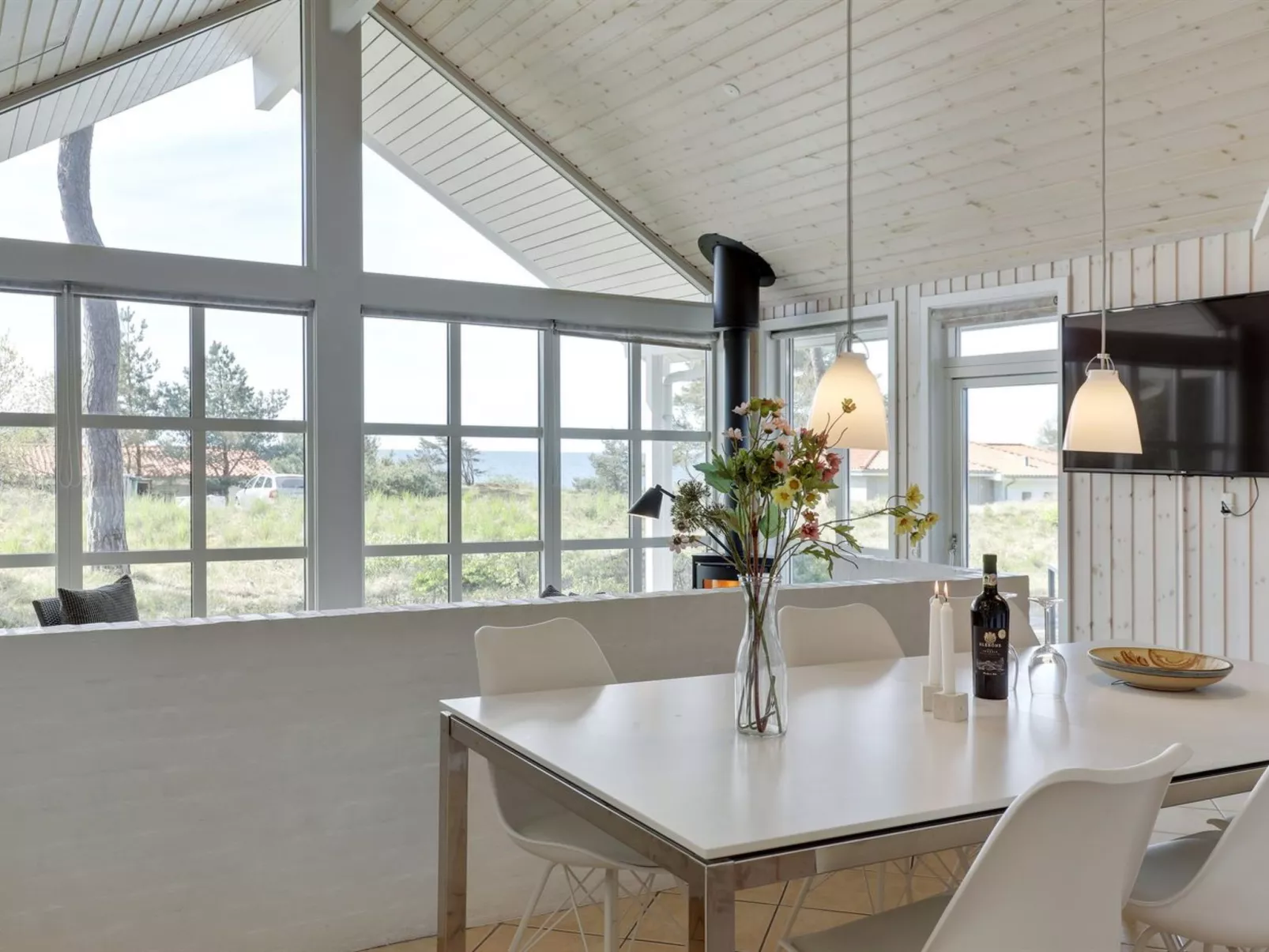 "Gyrid" - 150m from the sea-Outside