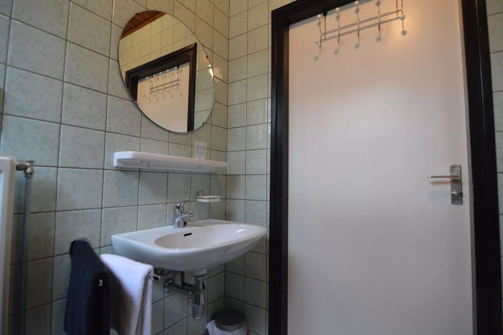 Bungalow 69-Bathroom