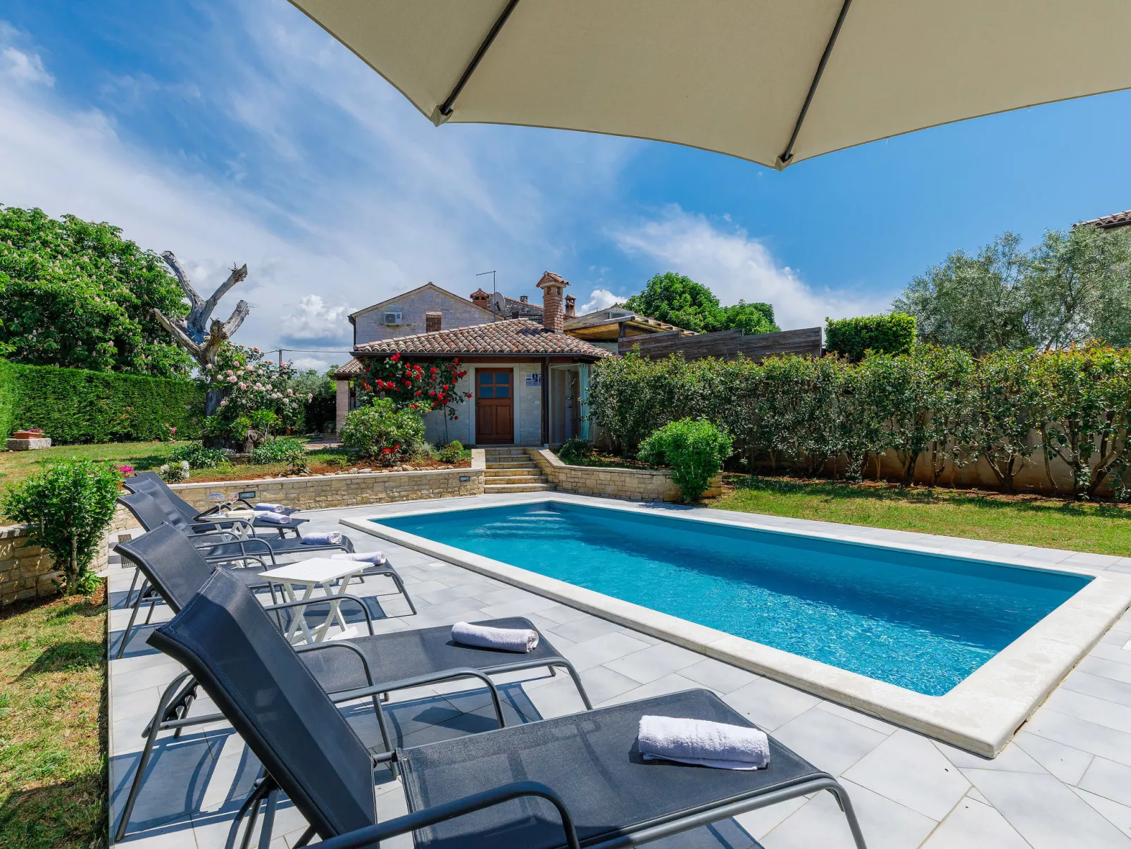 Villa Dina
