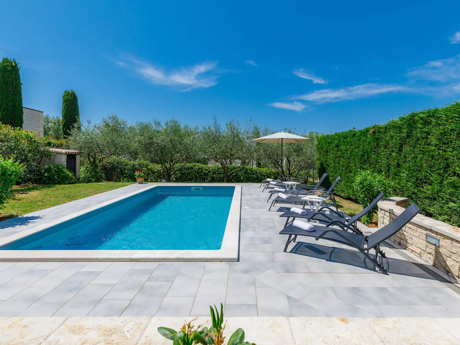 Villa Dina-Outside