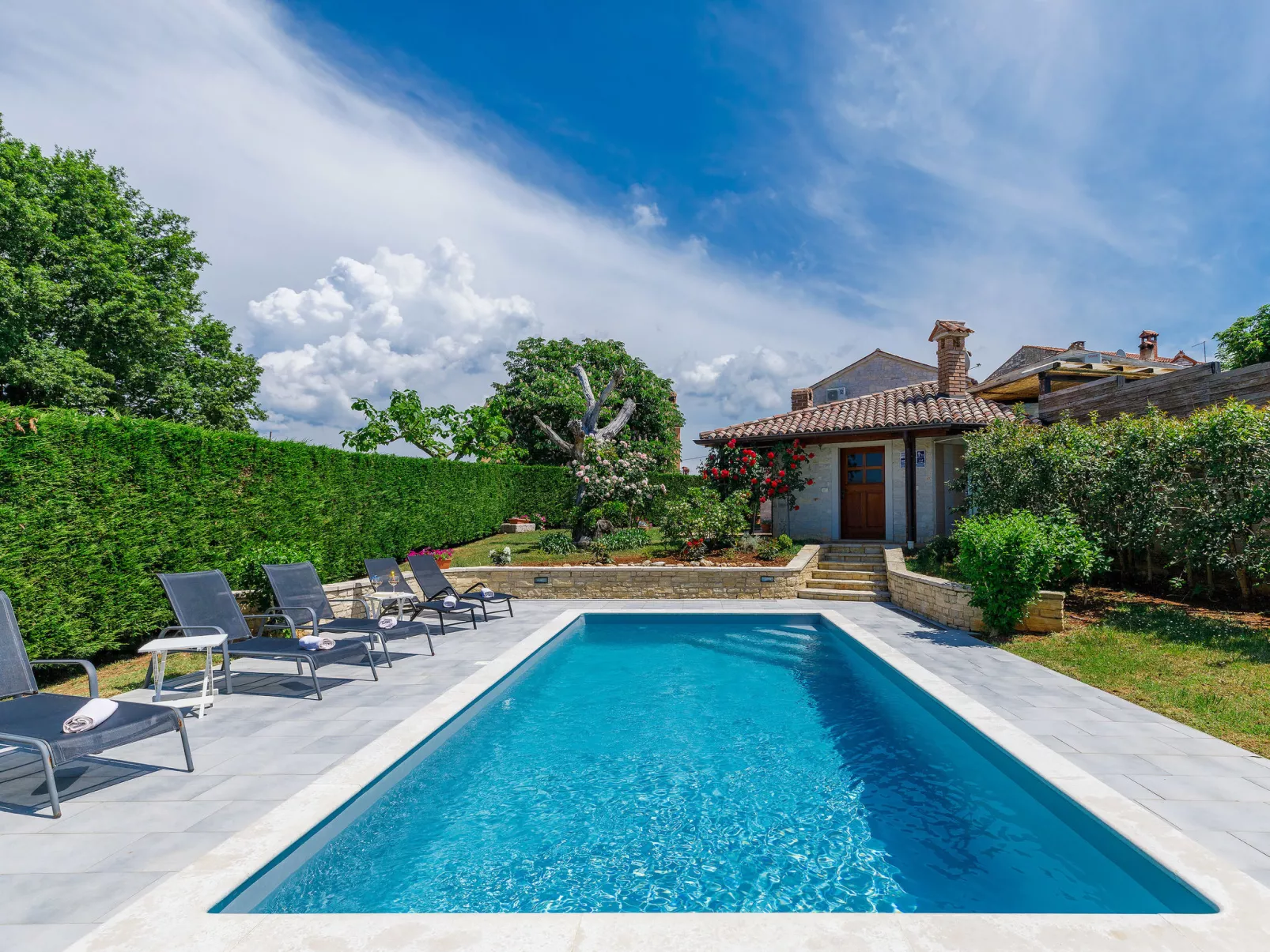 Villa Dina-Outside