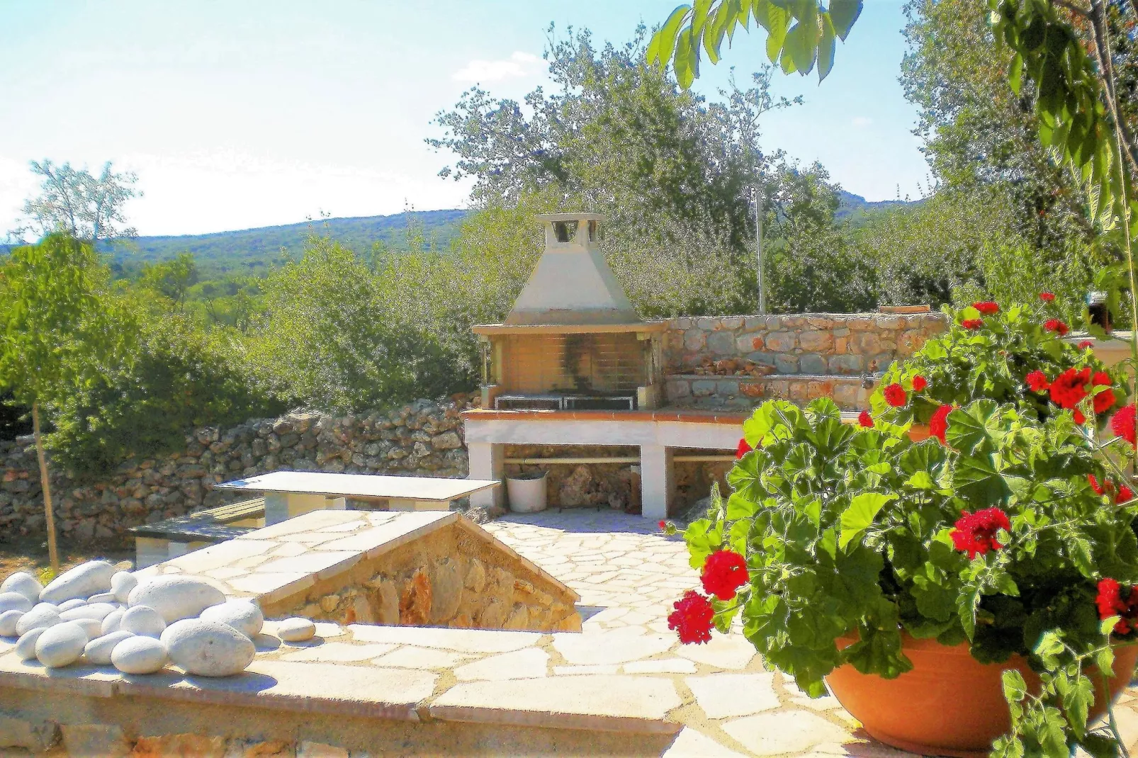 Arcadian Stone House-Jardin d'été