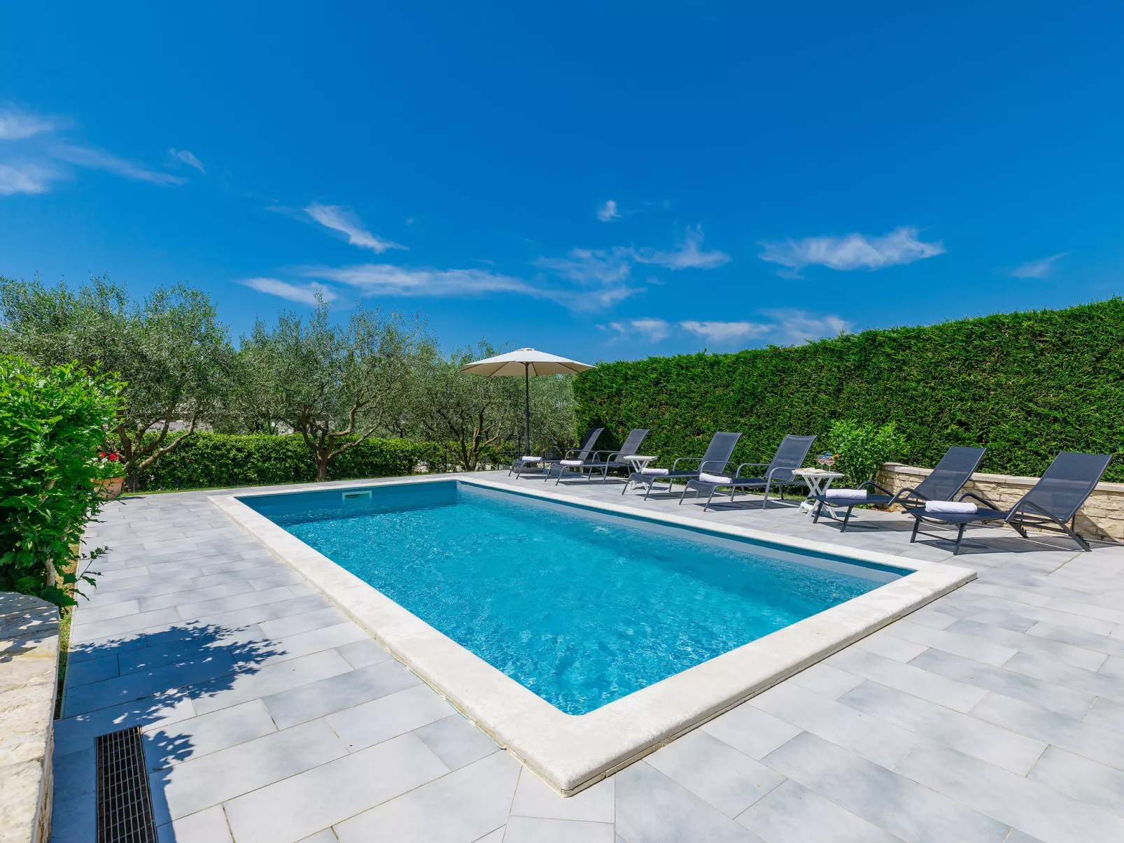 Villa Dina-Outside