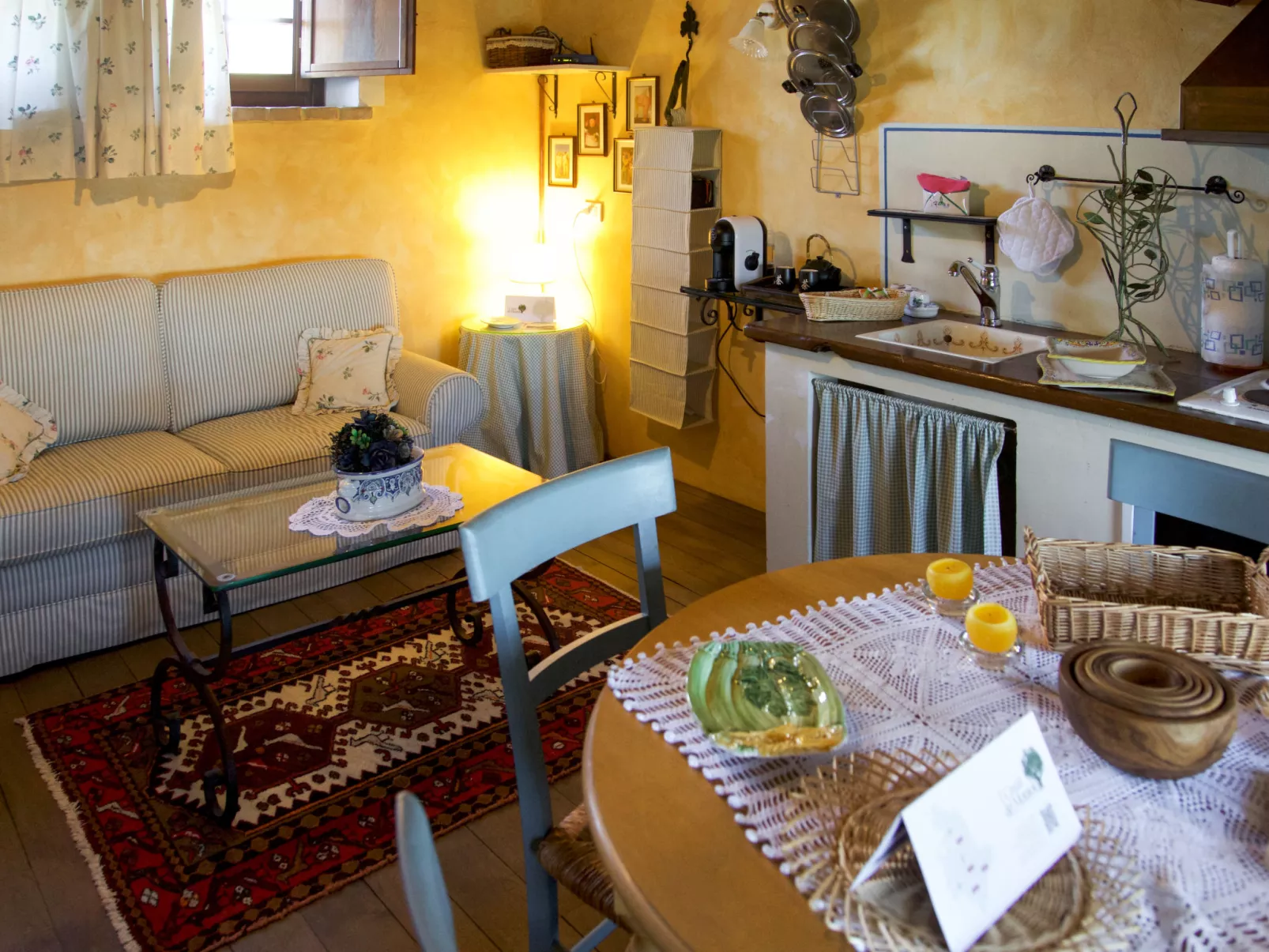 Roseto-Inside