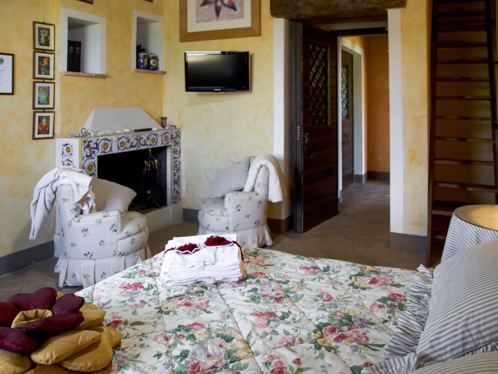 Roseto-Inside