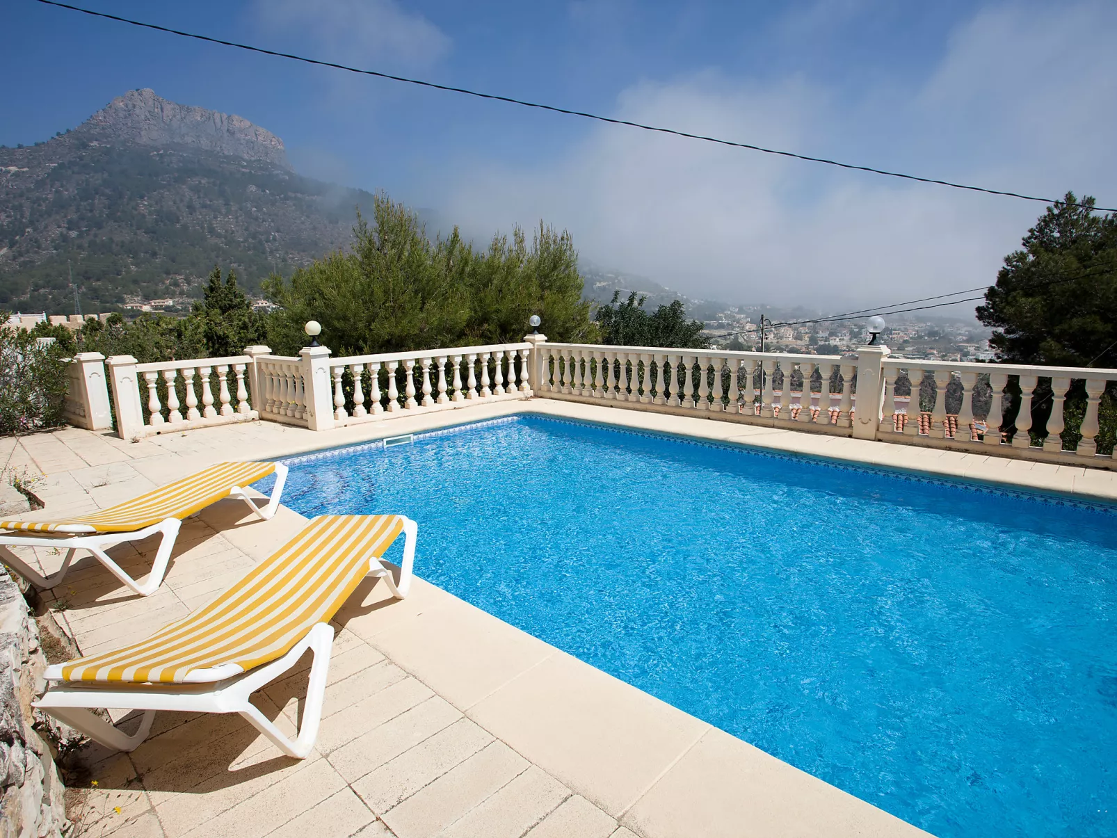 Vista Ifach-Outside