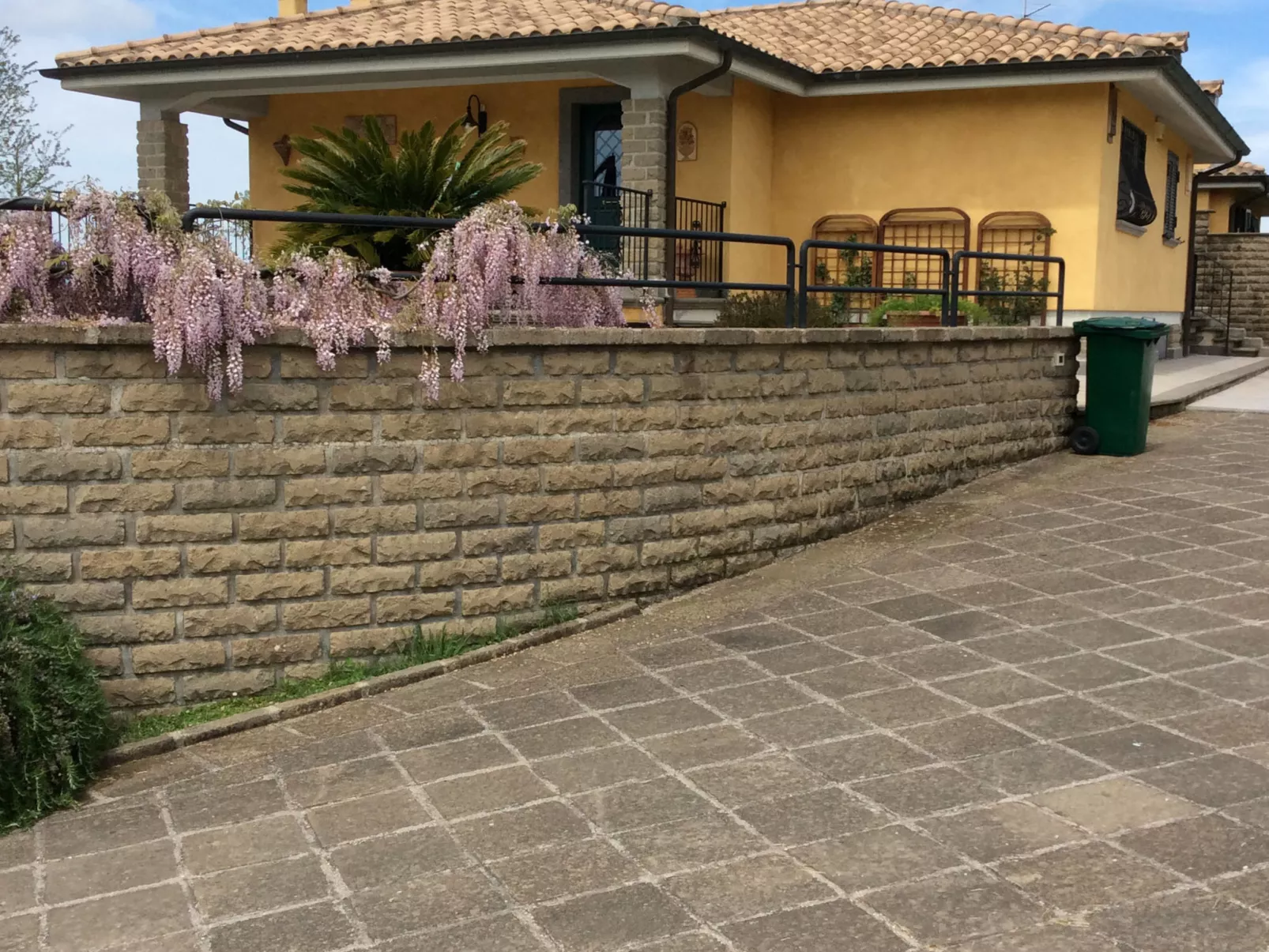 Rimbaudo-Outside
