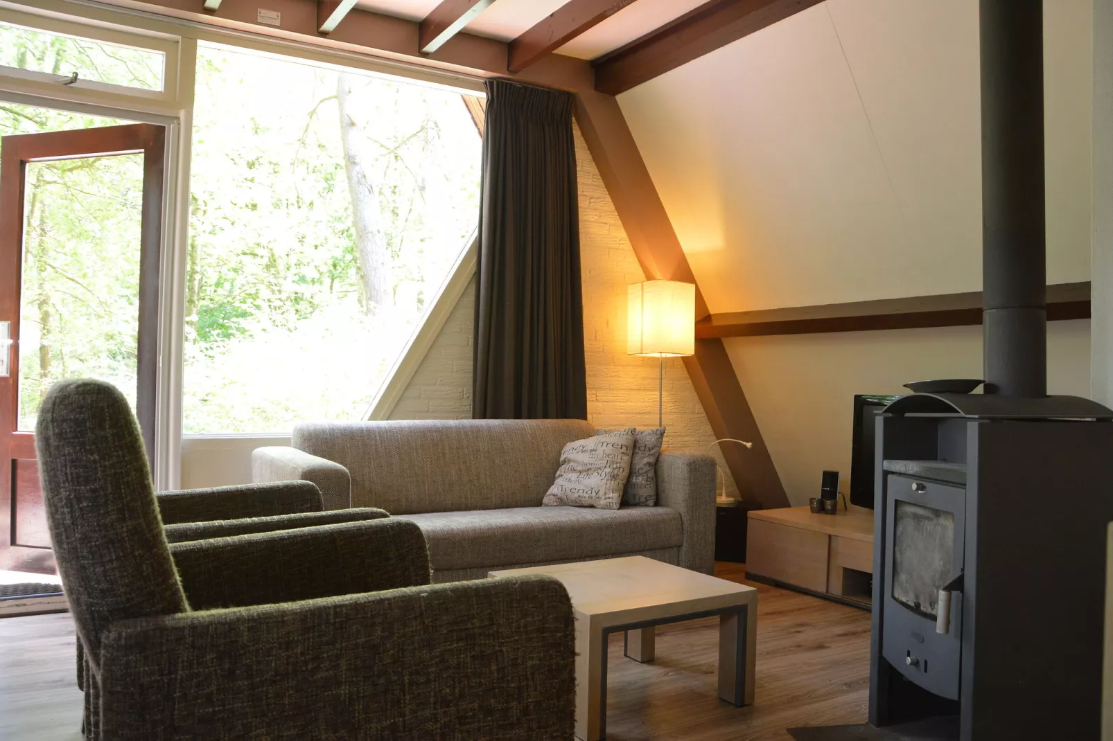 Bungalow 87-Living room
