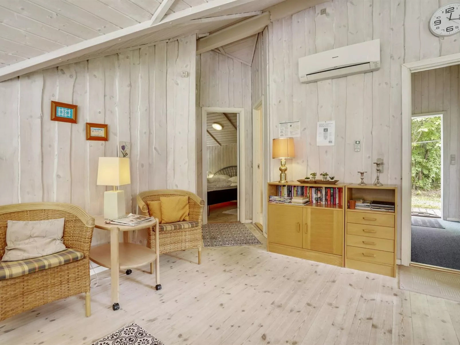 "Melisa" - 28km from the sea-Inside