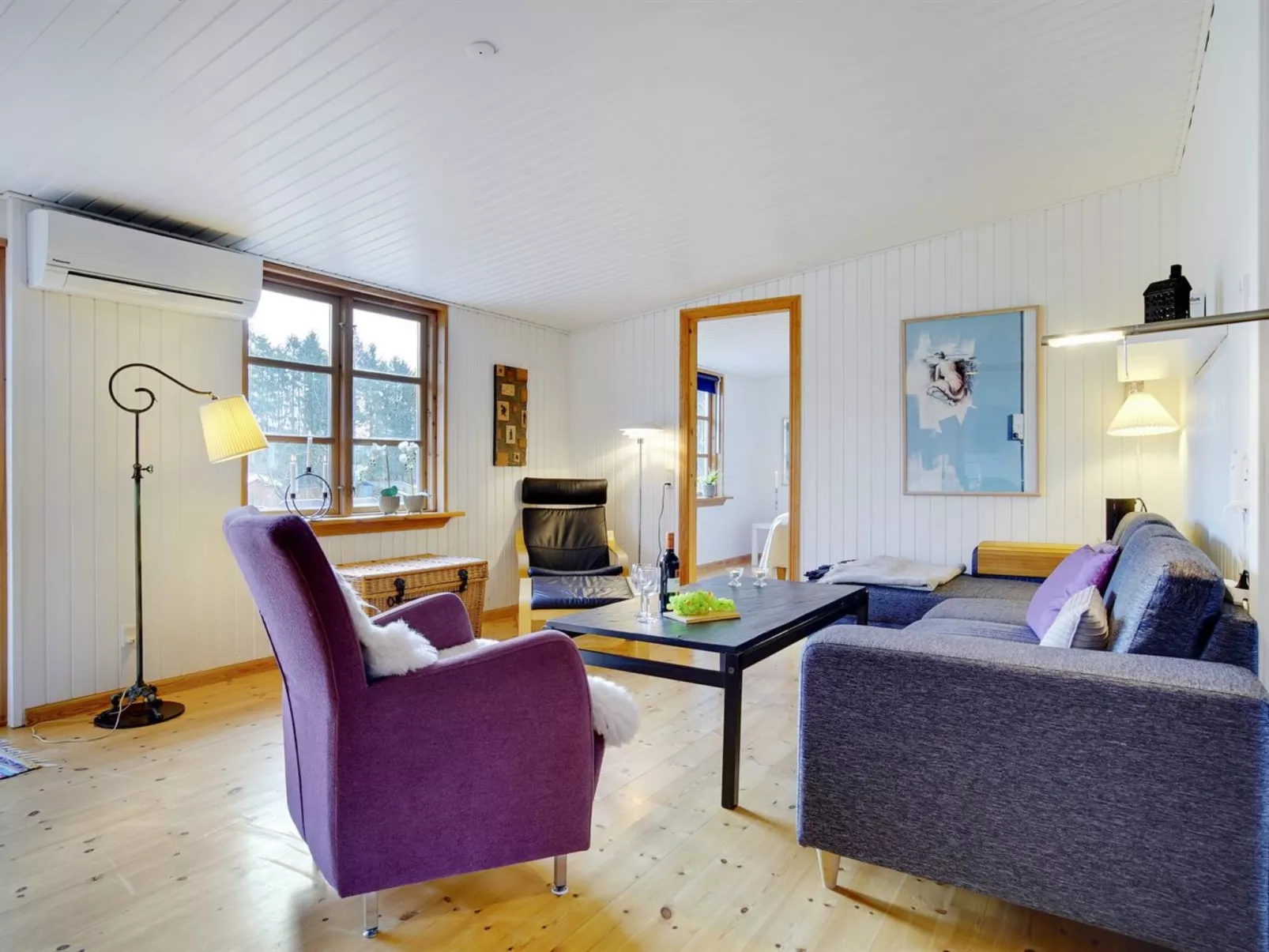 "Ilena" - 16.3km from the sea-Inside