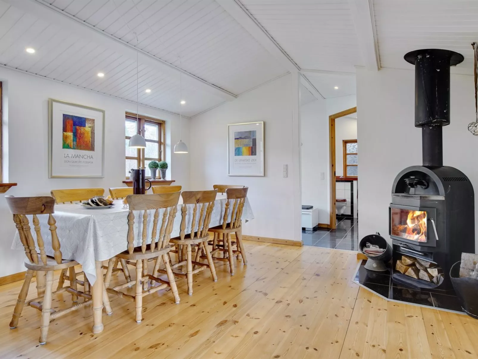 "Ilena" - 16.3km from the sea-Inside