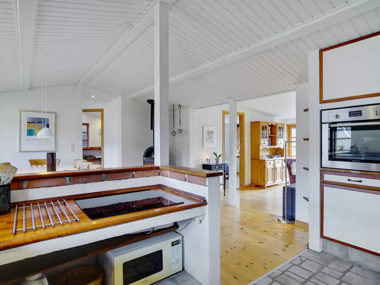 "Ilena" - 16.3km from the sea-Inside