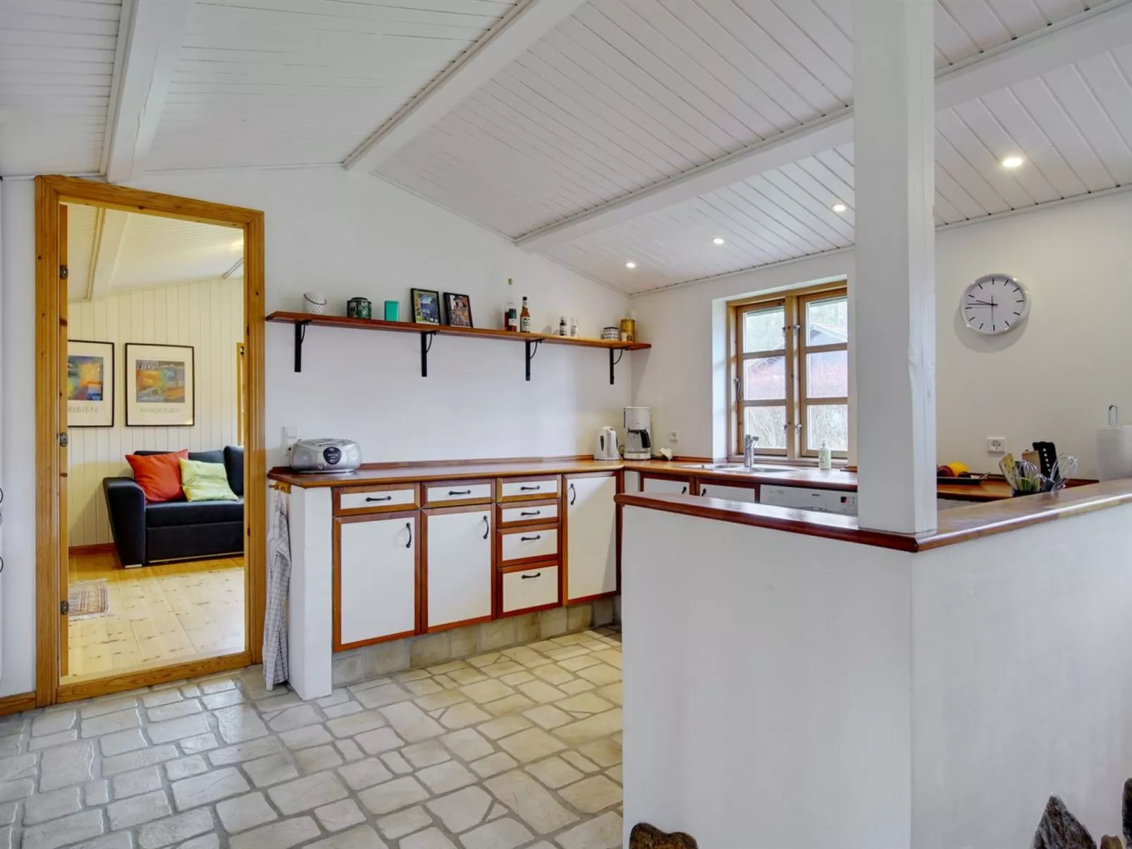 "Ilena" - 16.3km from the sea-Inside