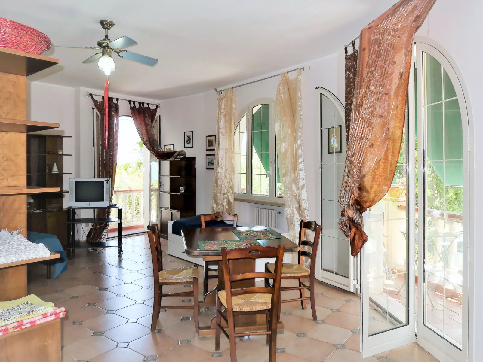 Rotondo-Inside