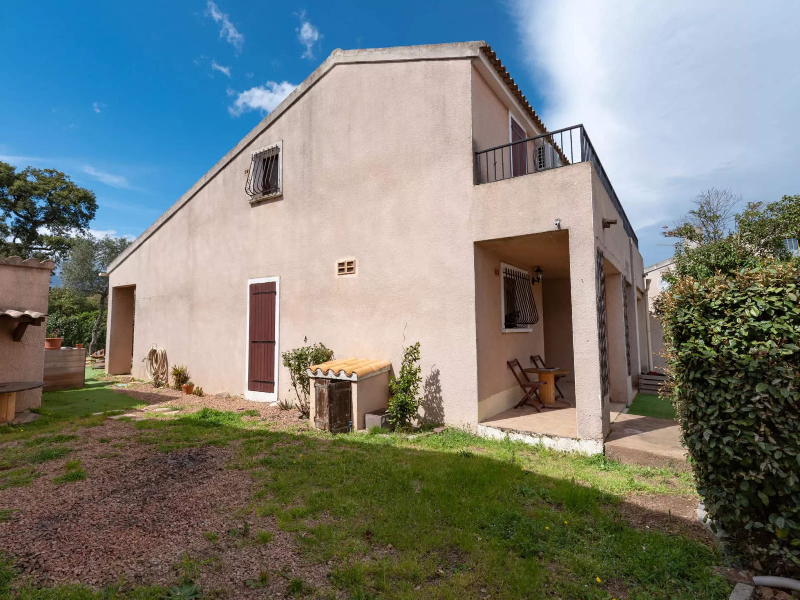 Villa Vaccaja-Outside