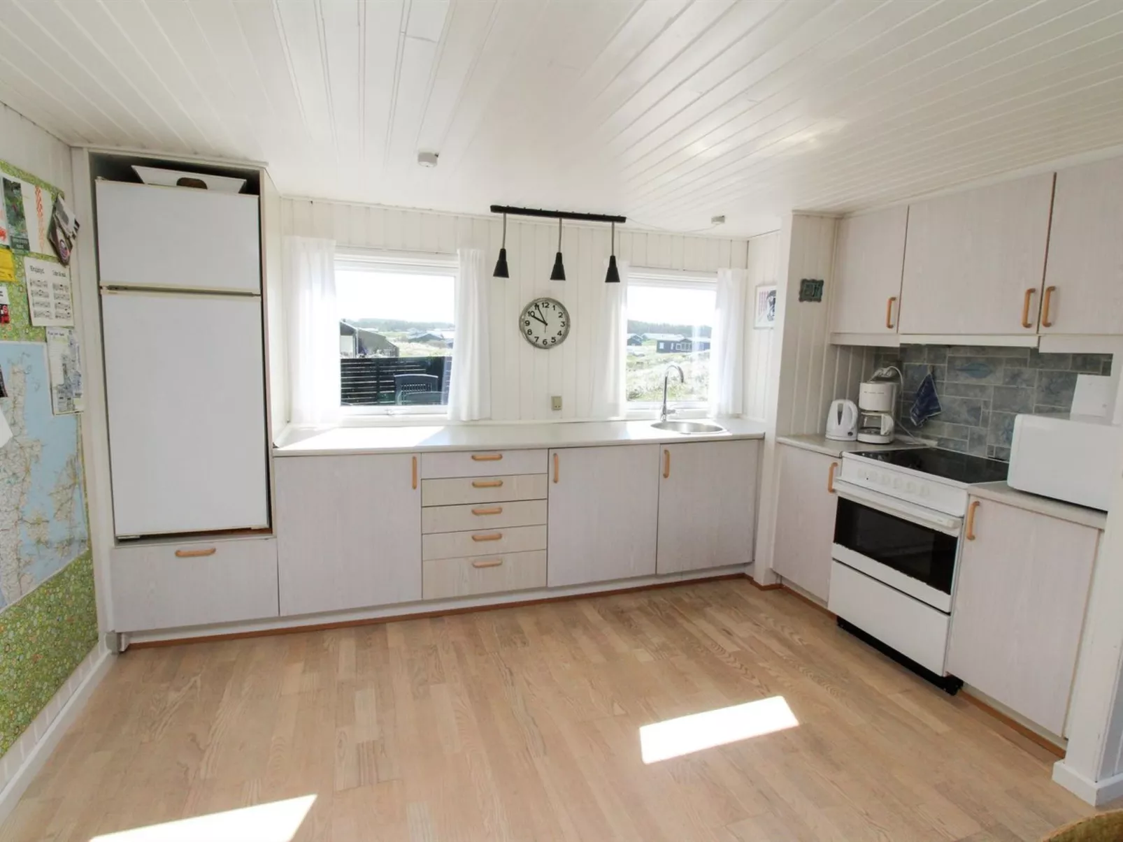 "Fromer" - 50m from the sea-Inside