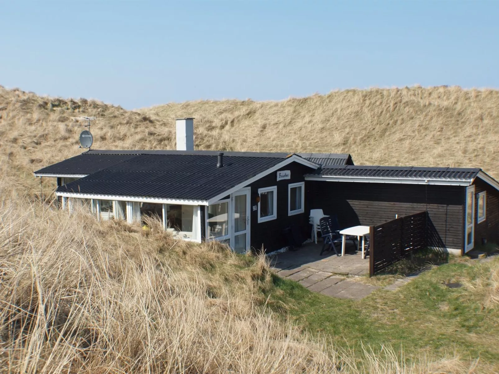 "Fromer" - 50m from the sea-Inside