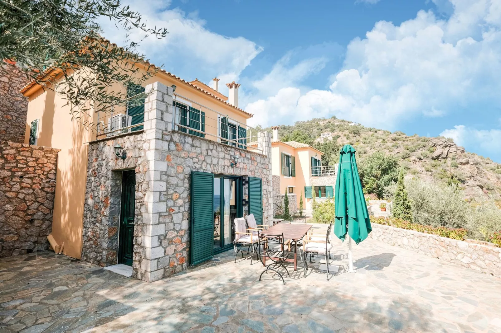 Villa Salvador Dali-Exterior summer