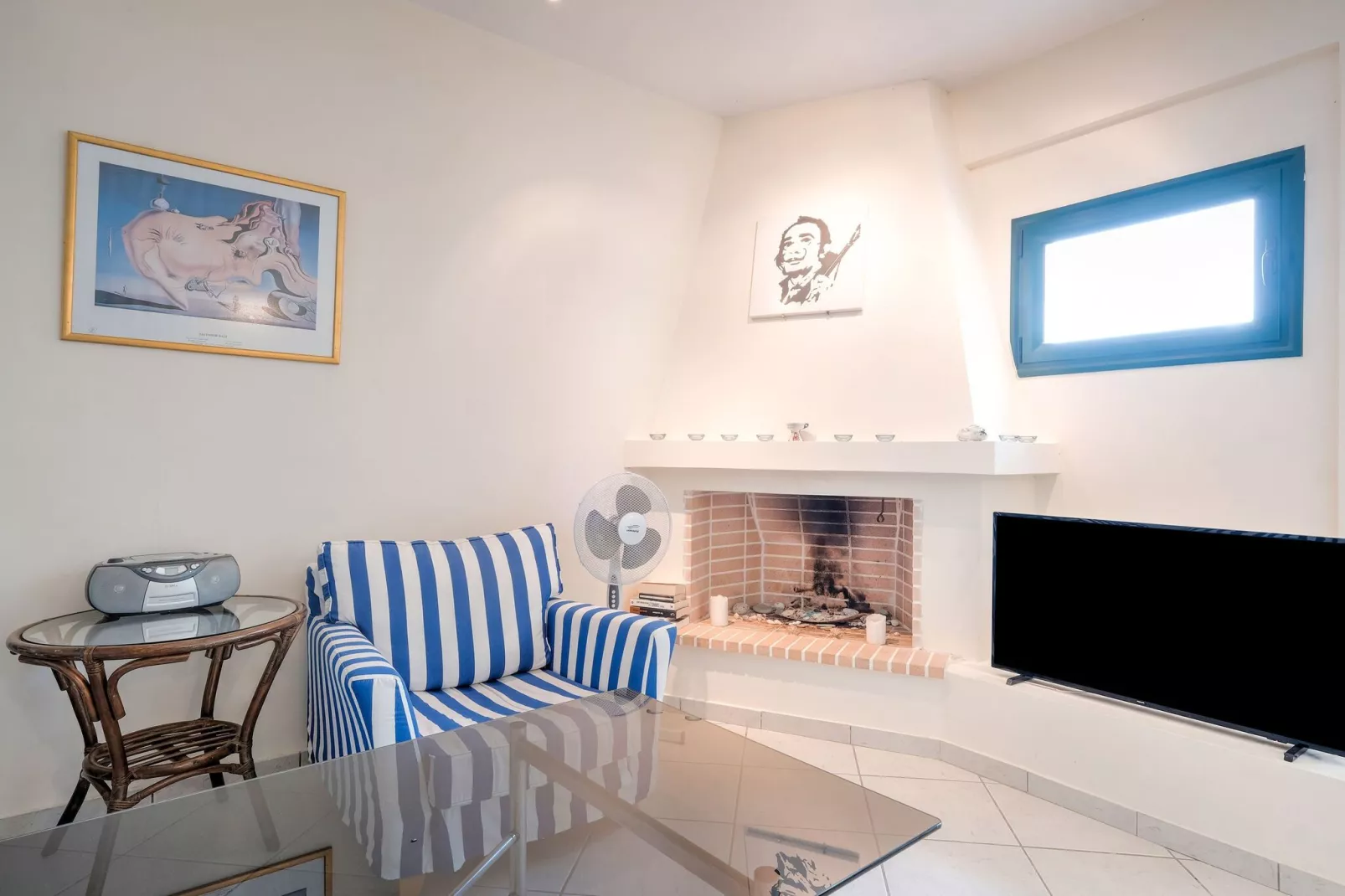 Villa Salvador Dali-Living room
