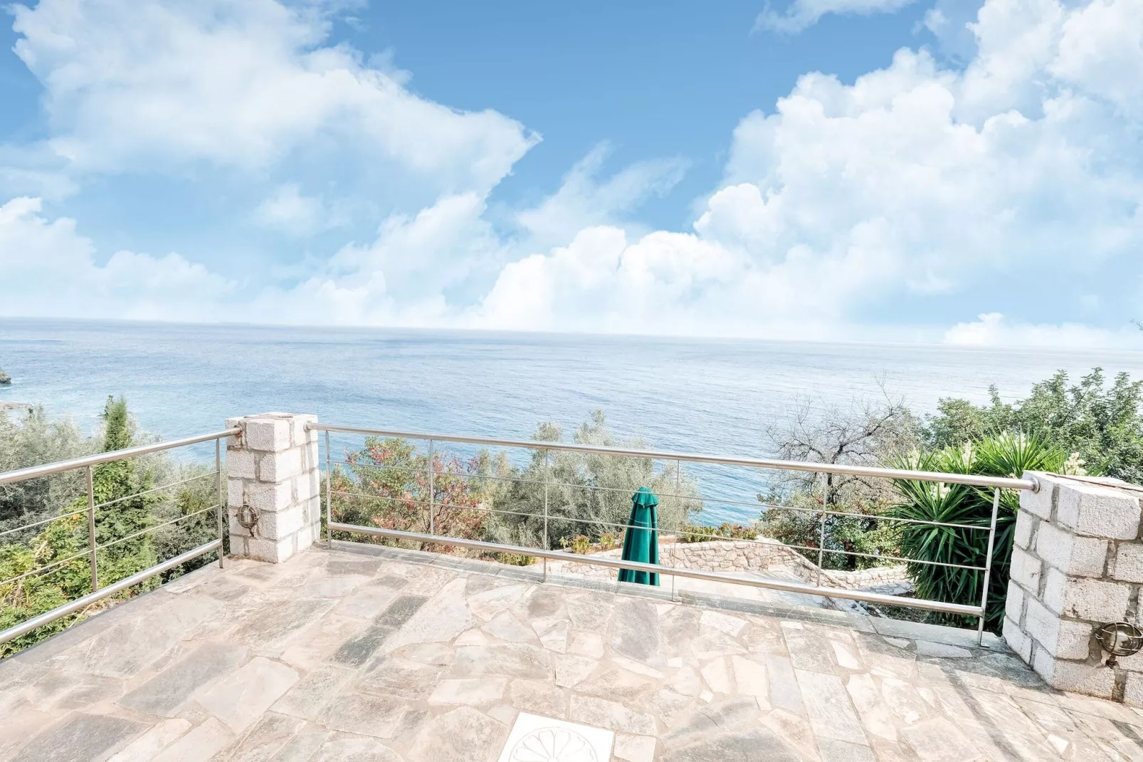 Villa Salvador Dali-View summer