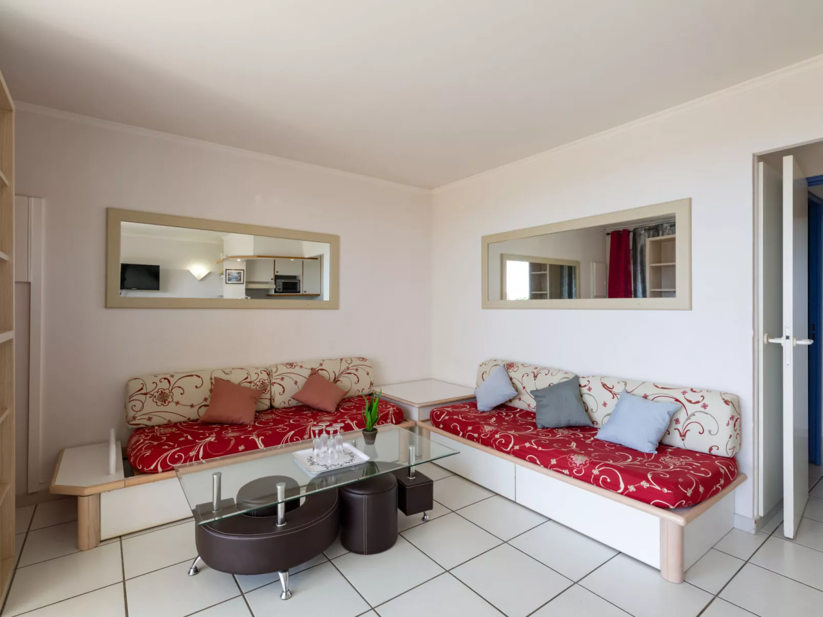 Les Bastides (I3 049)-Dedans
