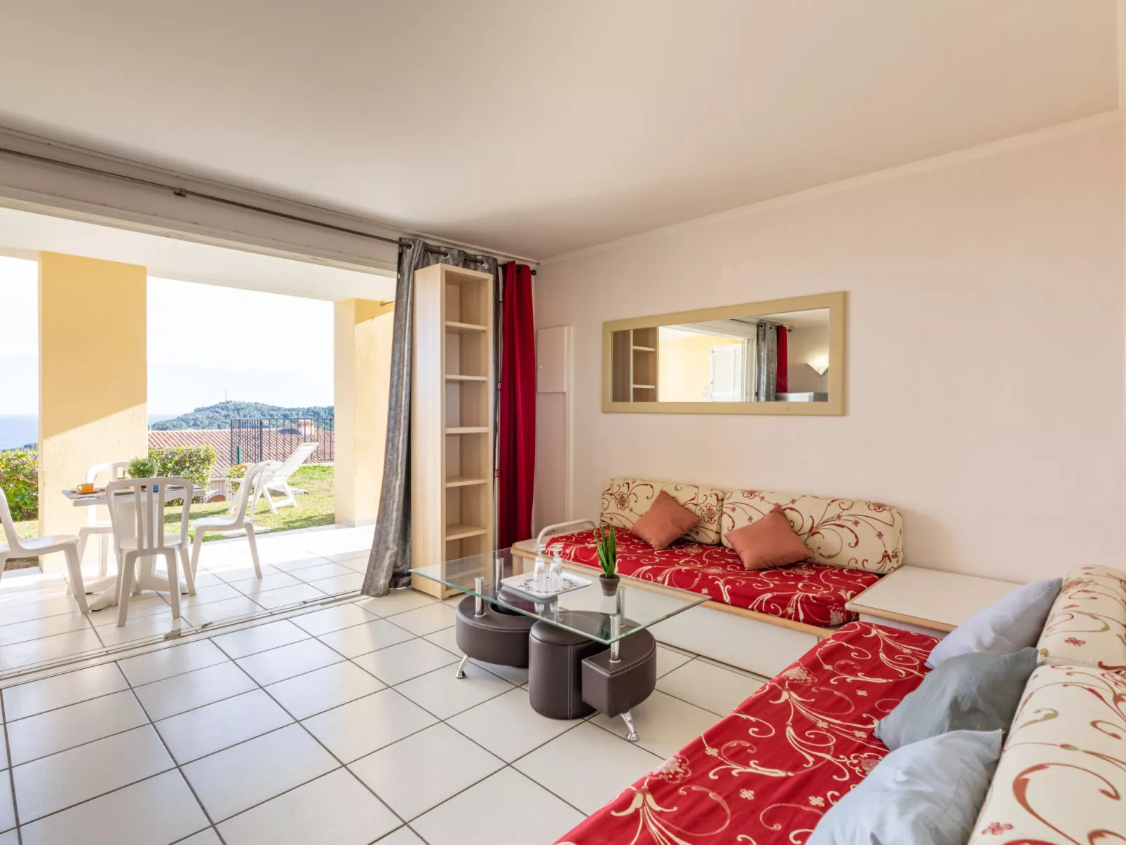 Les Bastides (I3 049)-Dedans