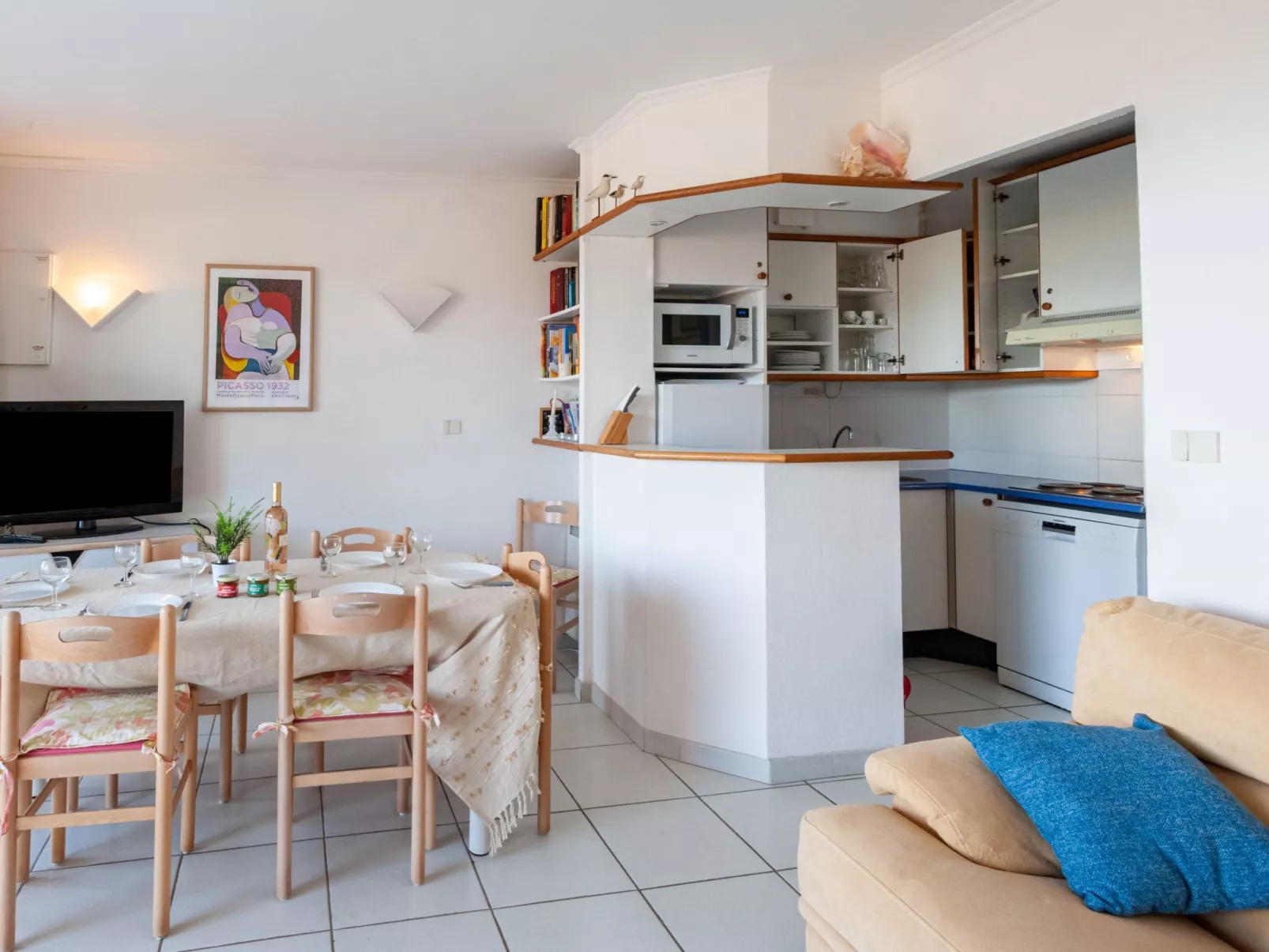 Les Bastides (O5 018)-Dedans