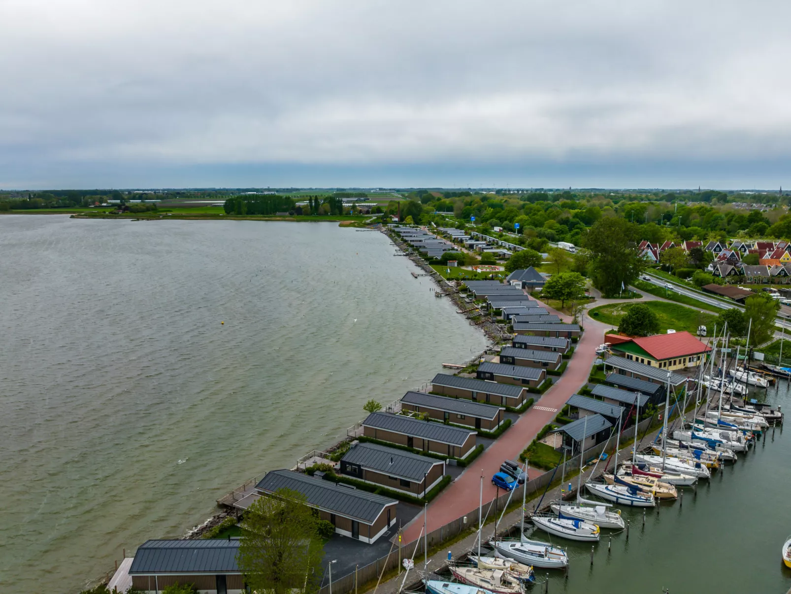 Pavilion Waterfront 6-Outside
