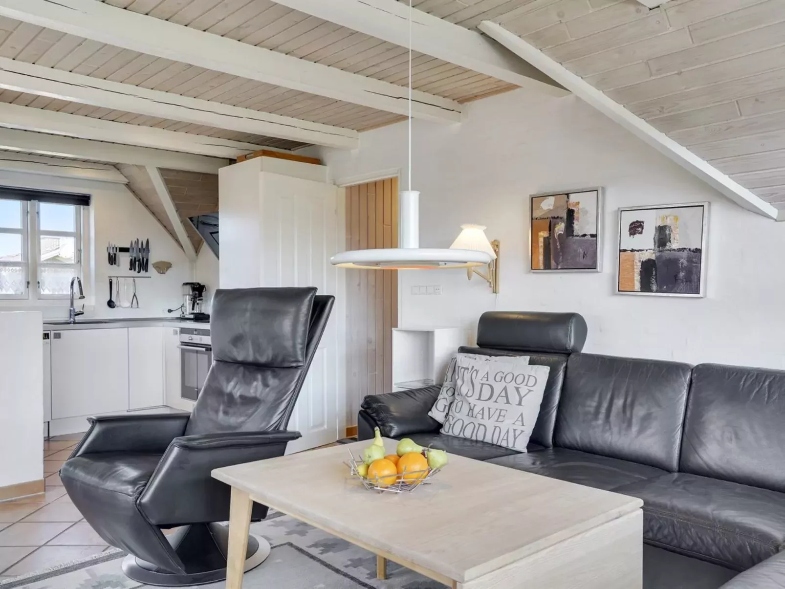 "Lavina" - 950m from the sea-Drinnen