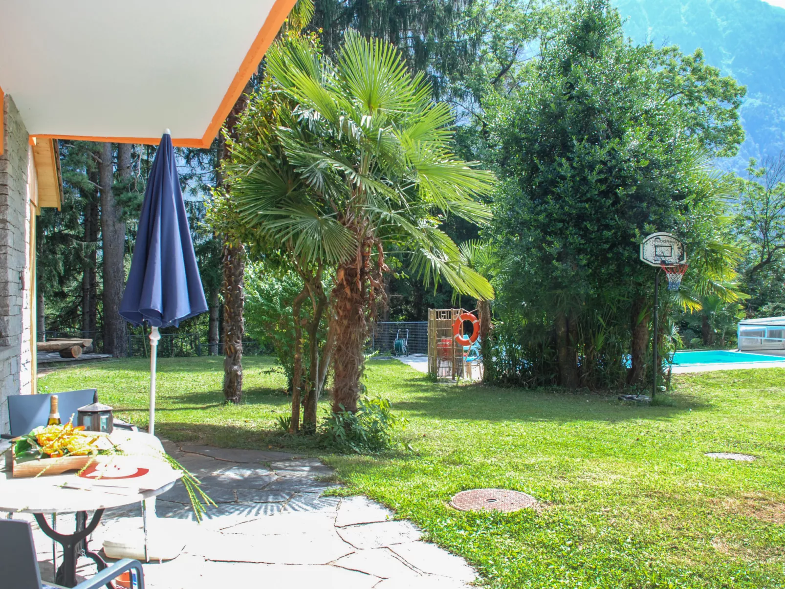 Poolside-Inside