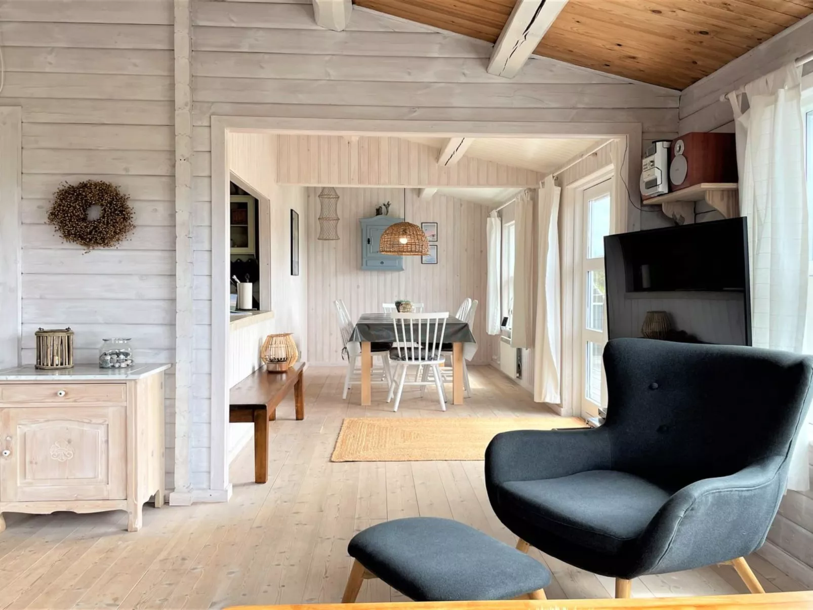 "Arbnora" - 400m from the sea-Inside