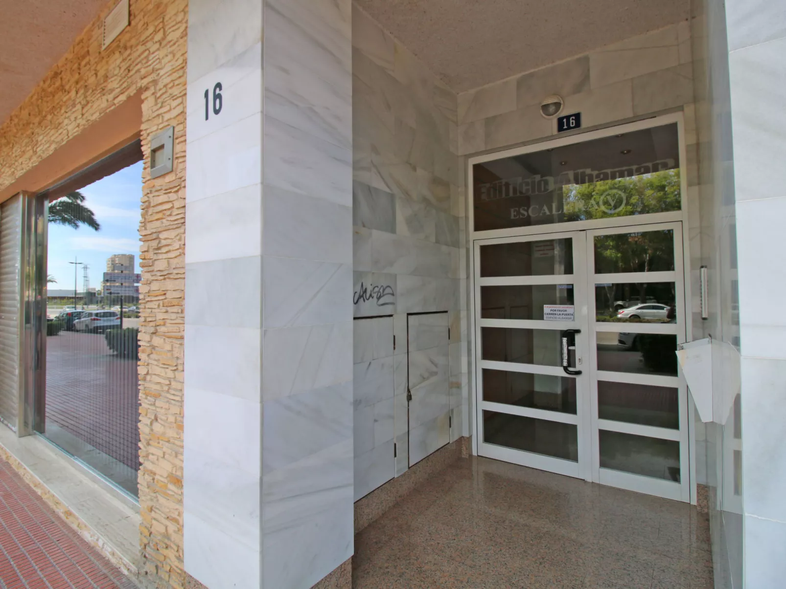 Albamar 2-Outside