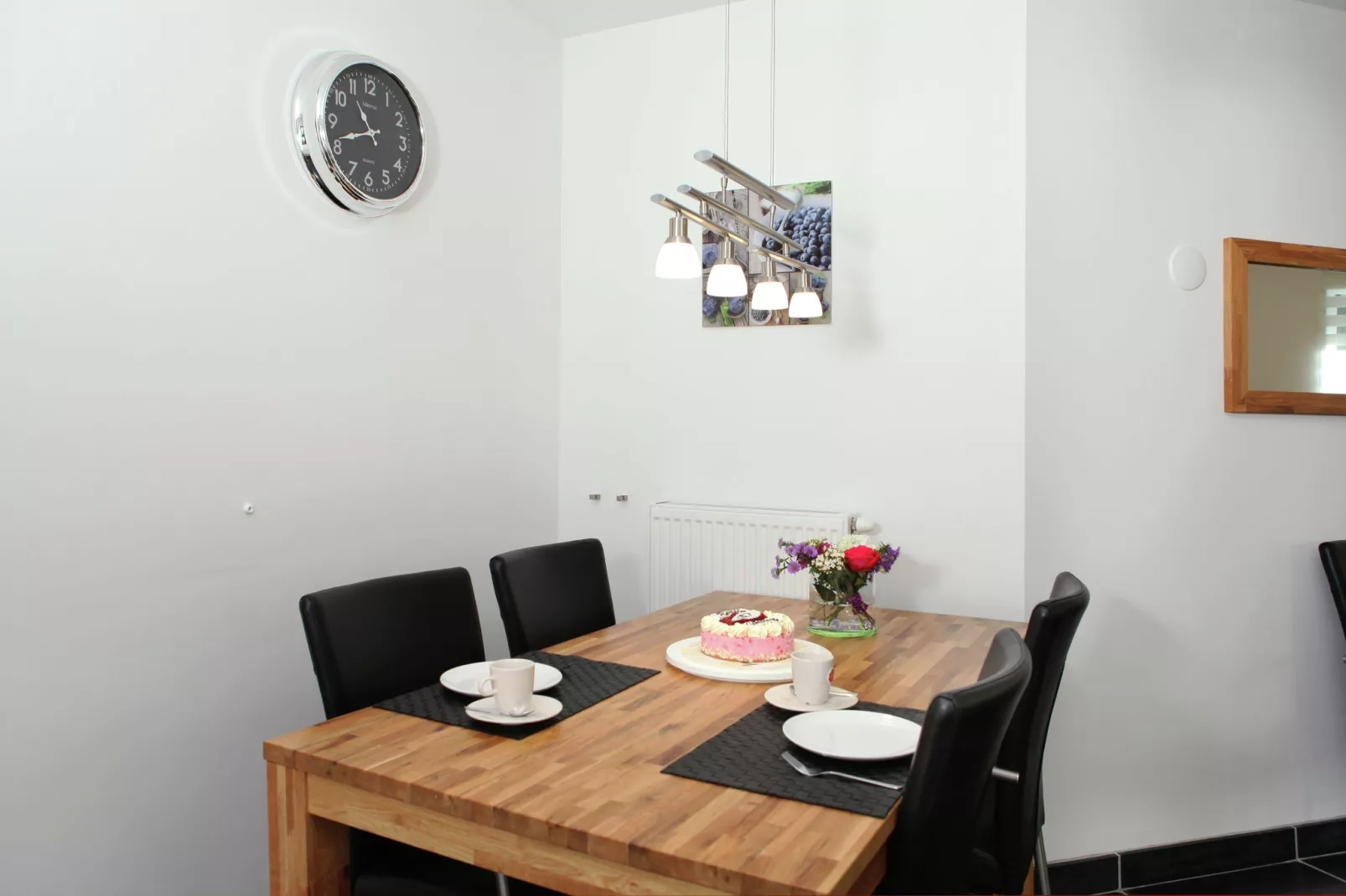 I gen Roemel-Dining room
