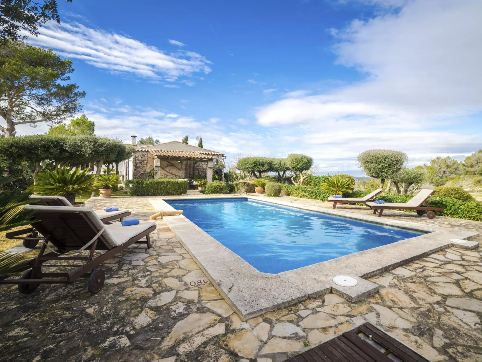 Sant Joan-Outside