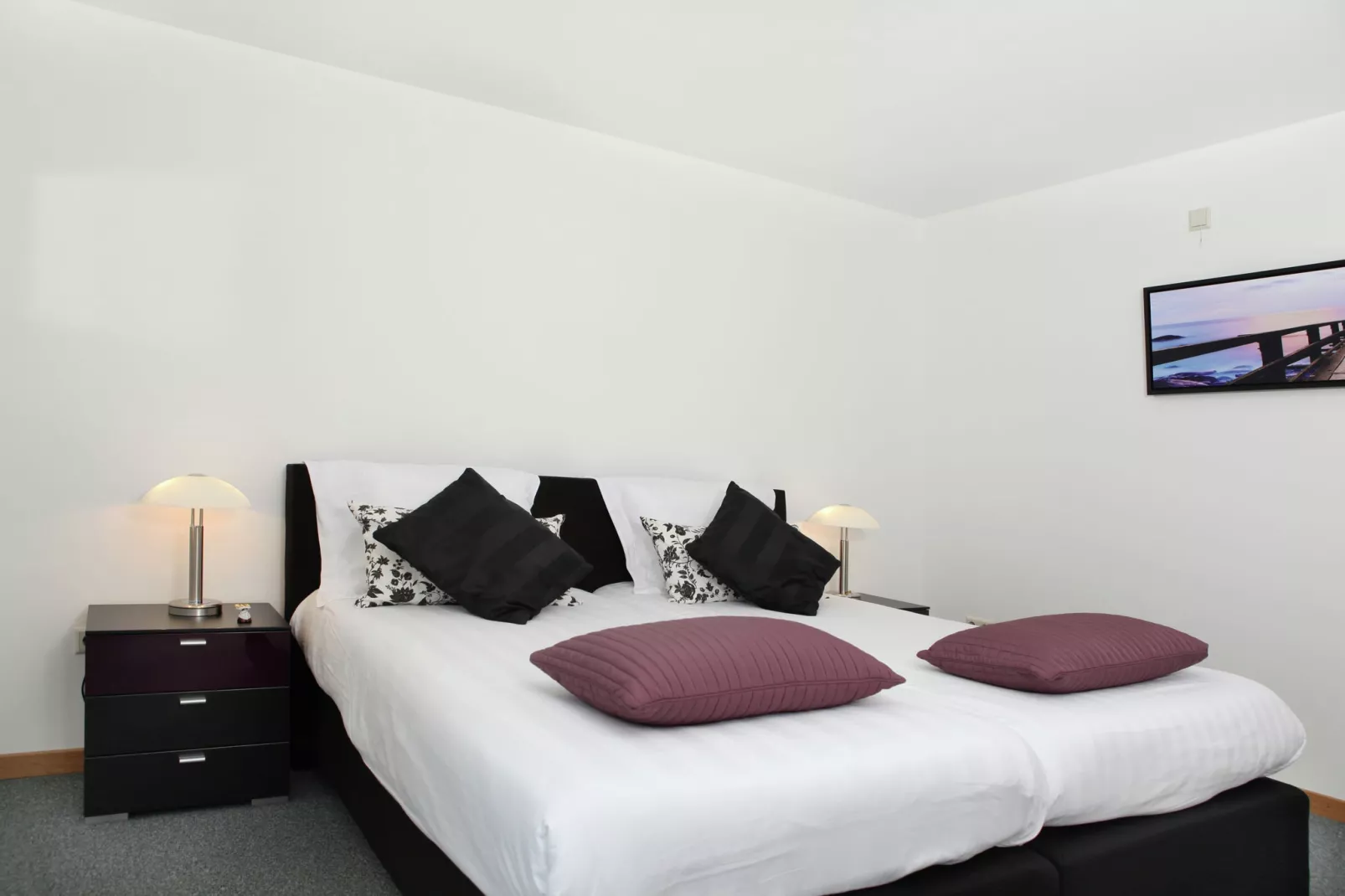 I gen Roemel-Bedroom