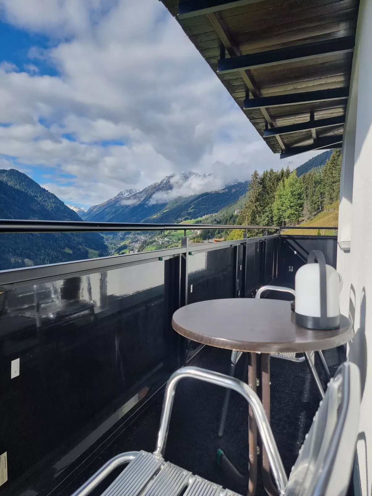 Alpenliebe-Outside