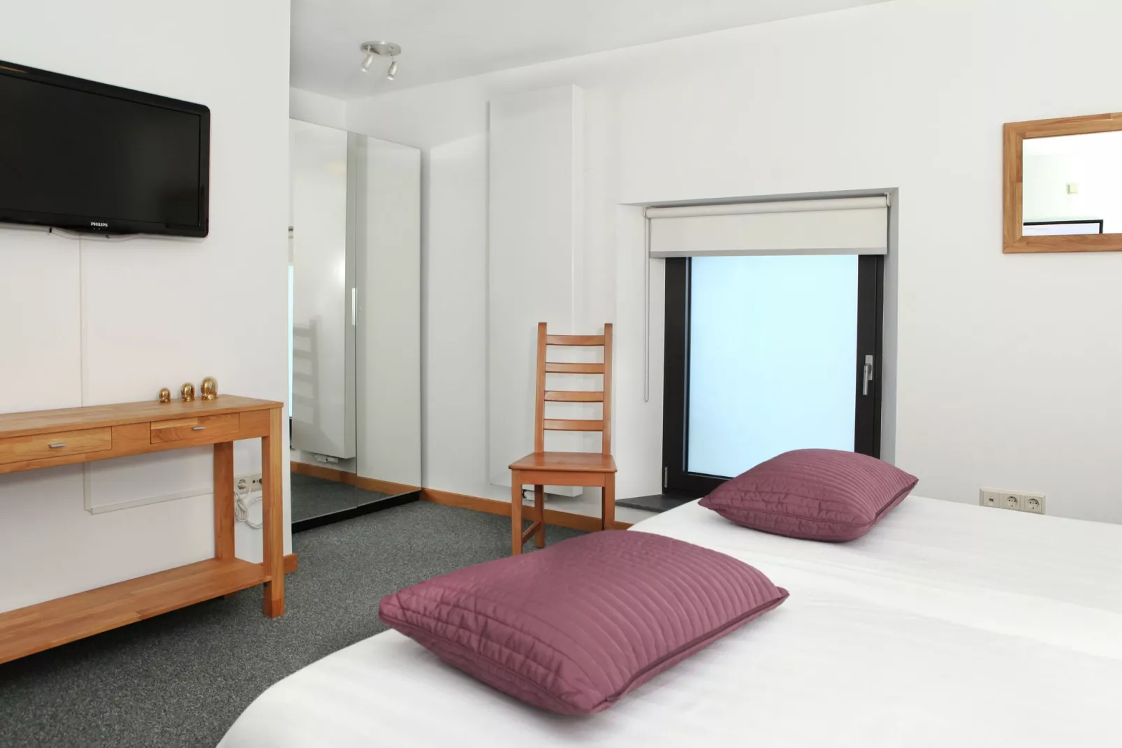 I gen Roemel-Bedroom
